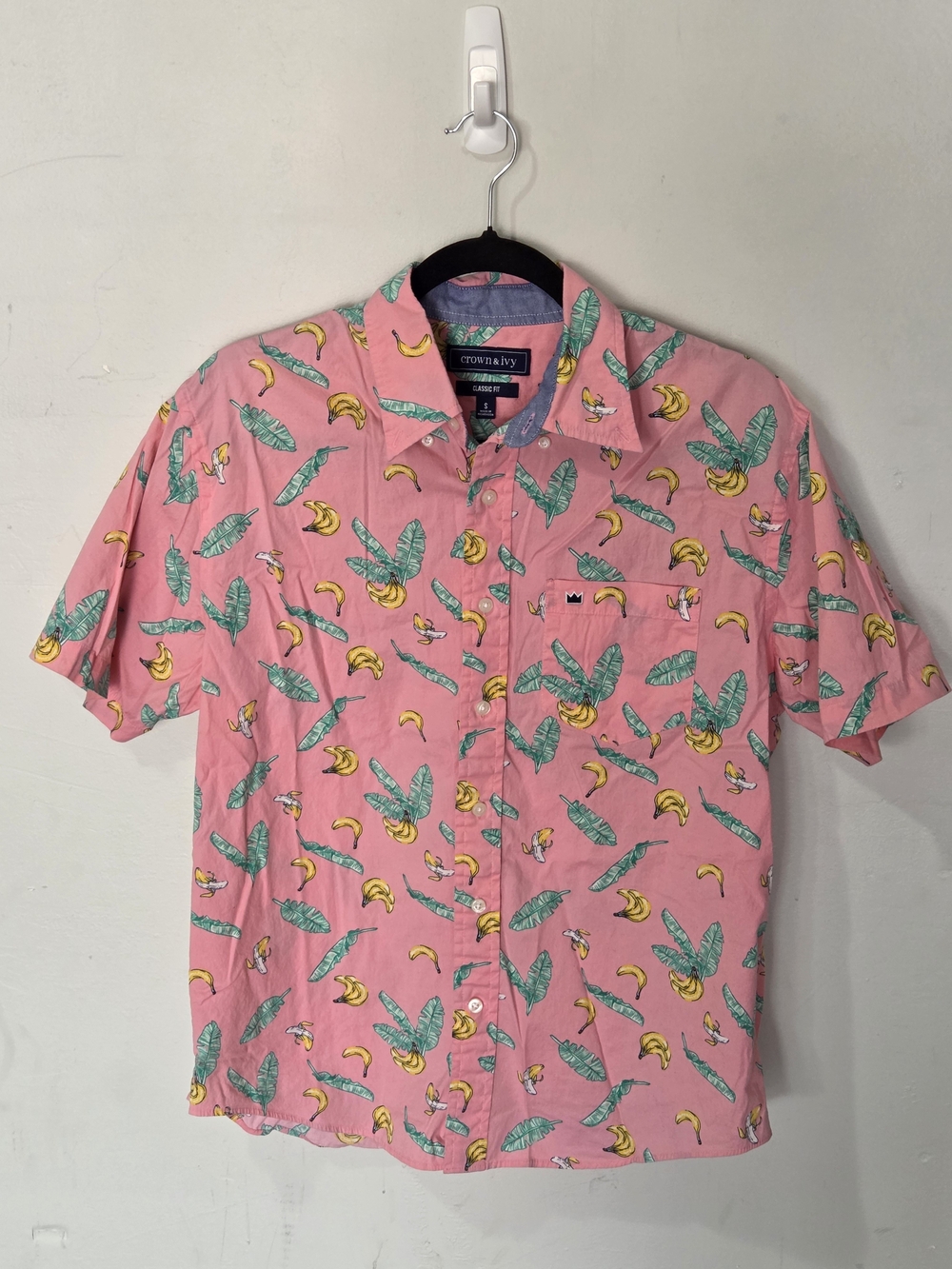 Crown & Ivy Men’s Pink Tropical Banana Print Short Sleeve Shirt Small